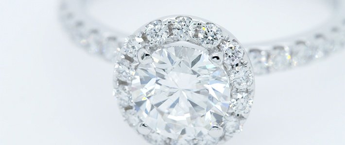 Round cut diamond