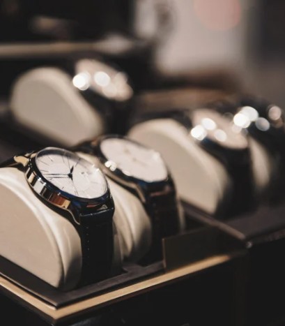 Buying-a-luxury-watch