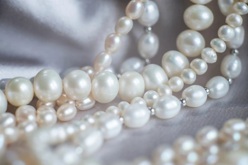 how to style pearl jewellery