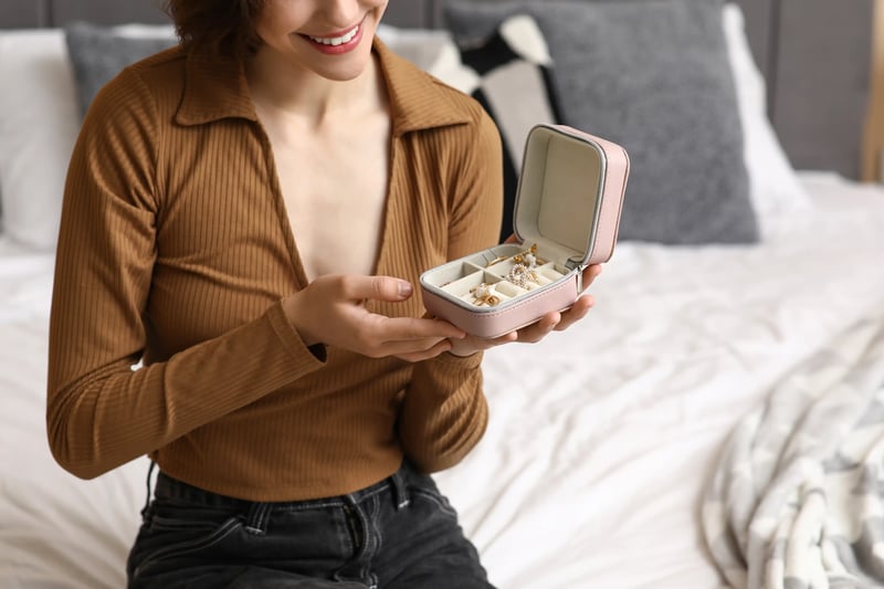 how to style silver jewellery